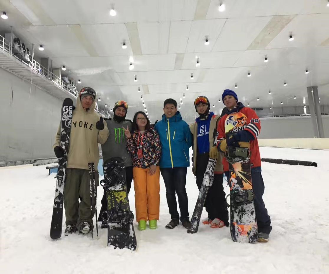 第四屆旅發(fā)會(huì)在關(guān)嶺冰雪小鎮(zhèn)舉行3